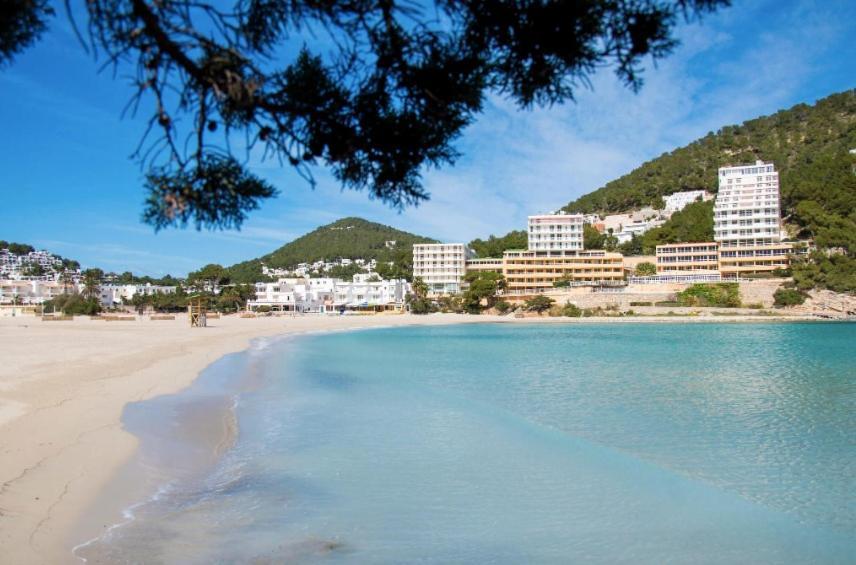 Apartamentos Ses Veles Cala Llonga  Exterior foto