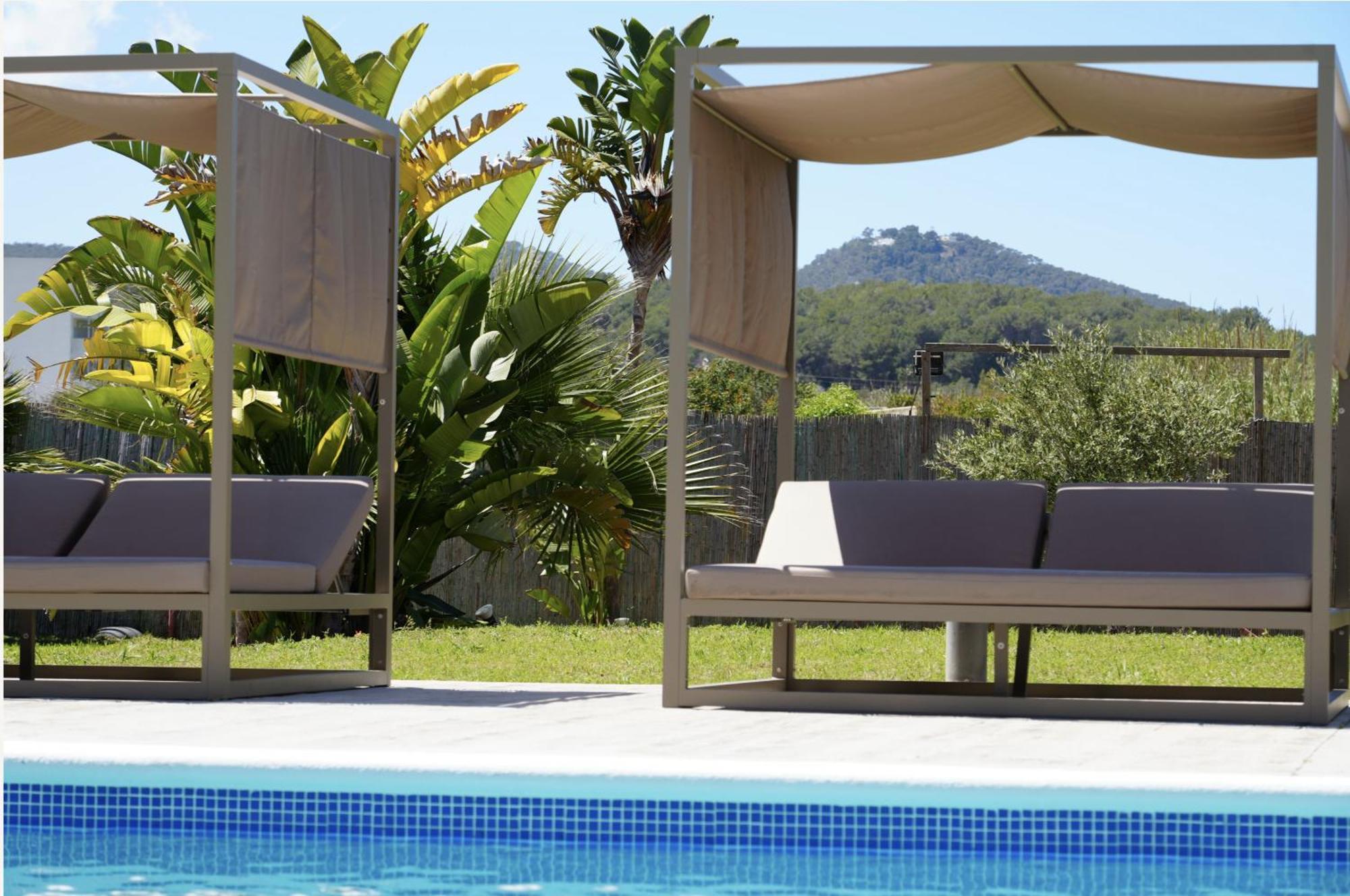 Apartamentos Ses Veles Cala Llonga  Exterior foto