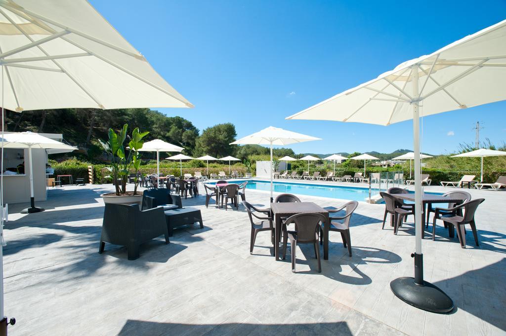 Apartamentos Ses Veles Cala Llonga  Exterior foto