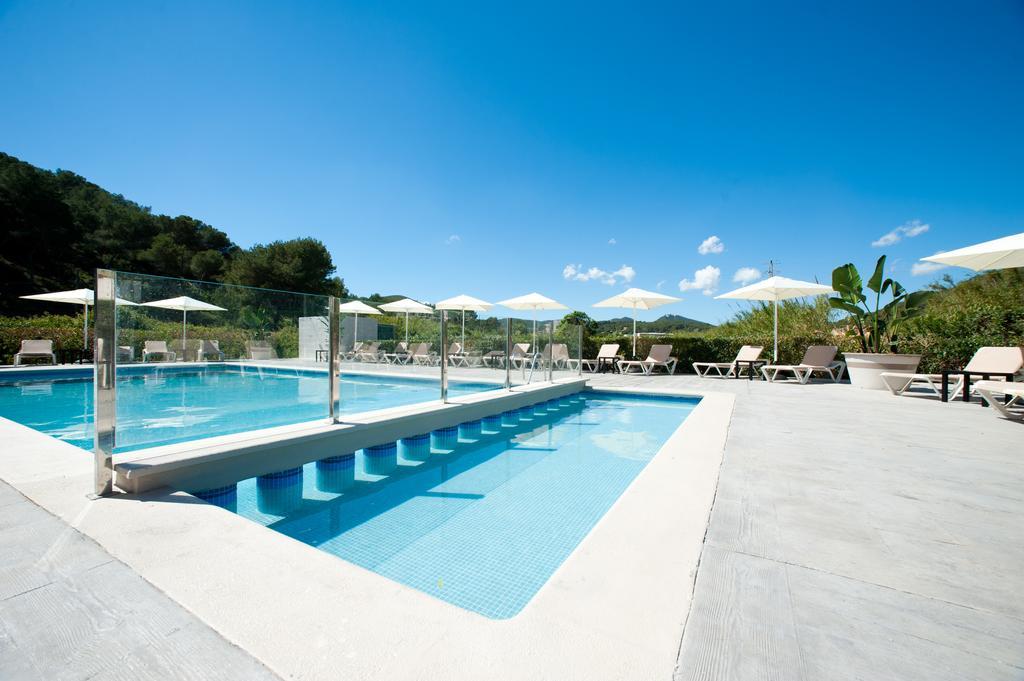 Apartamentos Ses Veles Cala Llonga  Exterior foto
